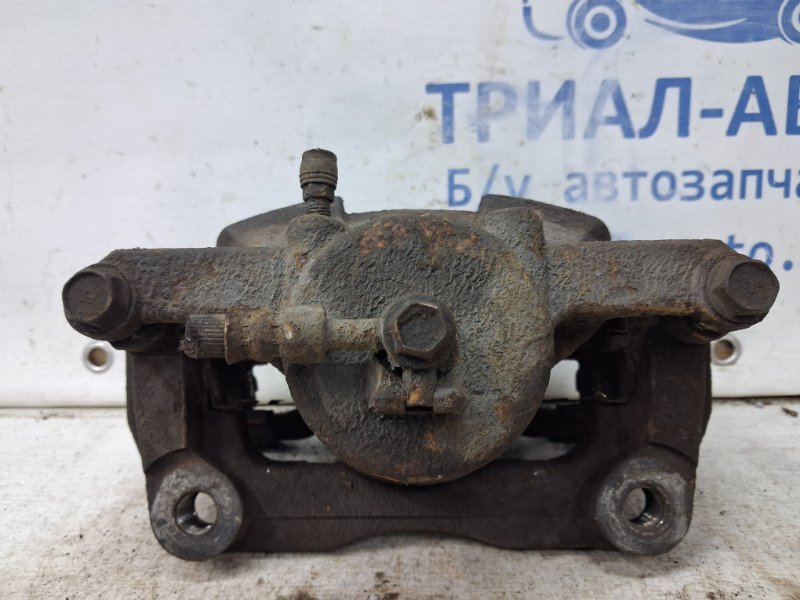 Суппорт передний левый Nissan Qashqai J10 2.0 Бензин MR20DE Суппорт передний левый Nissan Qashqai J10 2.0 Бензин MR20DE