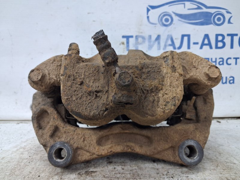 Суппорт передний правый Nissan Navara D40 2.5 Diesel YD25DDTI Суппорт передний правый Nissan Navara D40 2.5 Diesel YD25DDTI