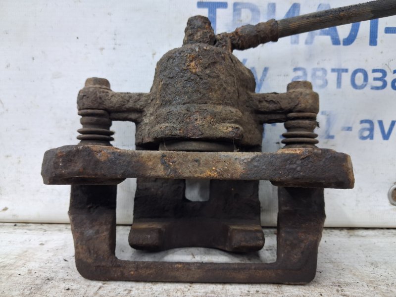 Суппорт задний правый Tucson 2004-2009 JM 2.0 diesel D4EA Суппорт задний правый Tucson 2004-2009 JM 2.0 diesel D4EA