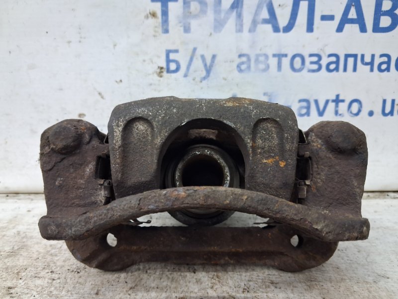 Суппорт задний правый I30 2007-2012 FD 1.6 diesel D4FB Суппорт задний правый I30 2007-2012 FD 1.6 diesel D4FB