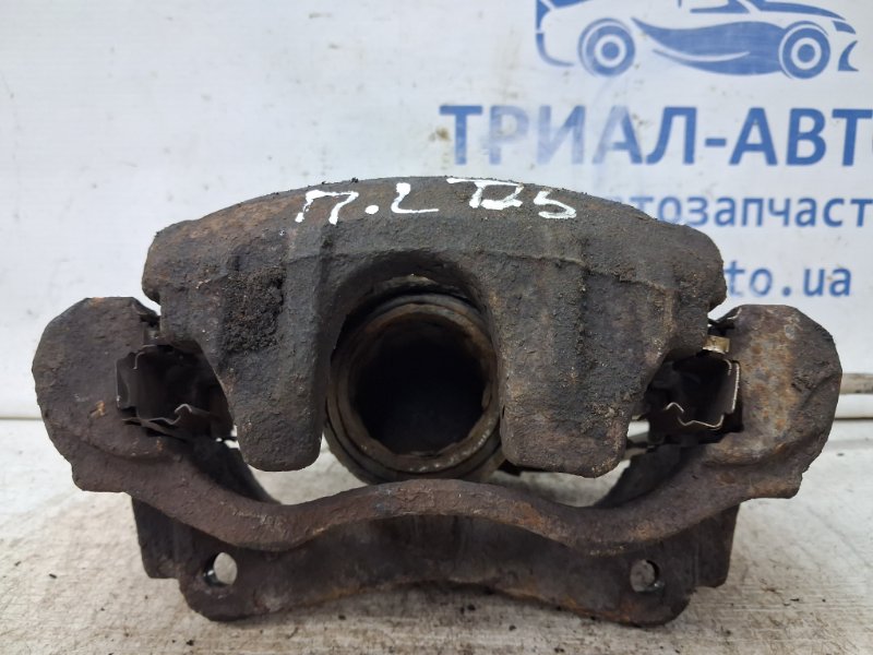 Суппорт передний левый Avensis 2002-2010 T25 1.8 бензин 1ZZFE