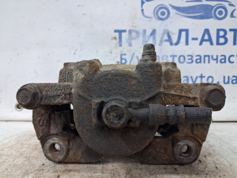 Суппорт передний правый Suzuki SX4 1 2.0 Бензин J20A