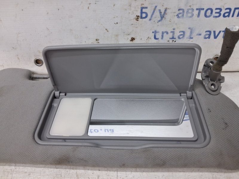 Козырек солнцезащитный правый Kia Sorento BL 2.5 diesel D4CB Козырек солнцезащитный правый Kia Sorento BL 2.5 diesel D4CB