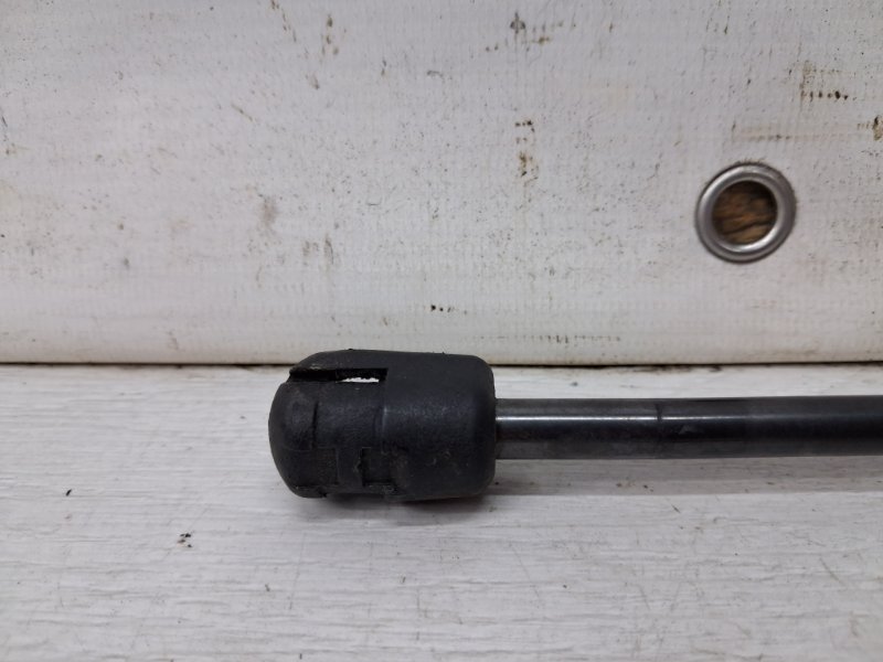 Амортизатор крышки багажника Duster 2010-2017 HS 1.5 Diesel K9K Амортизатор крышки багажника Duster 2010-2017 HS 1.5 Diesel K9K