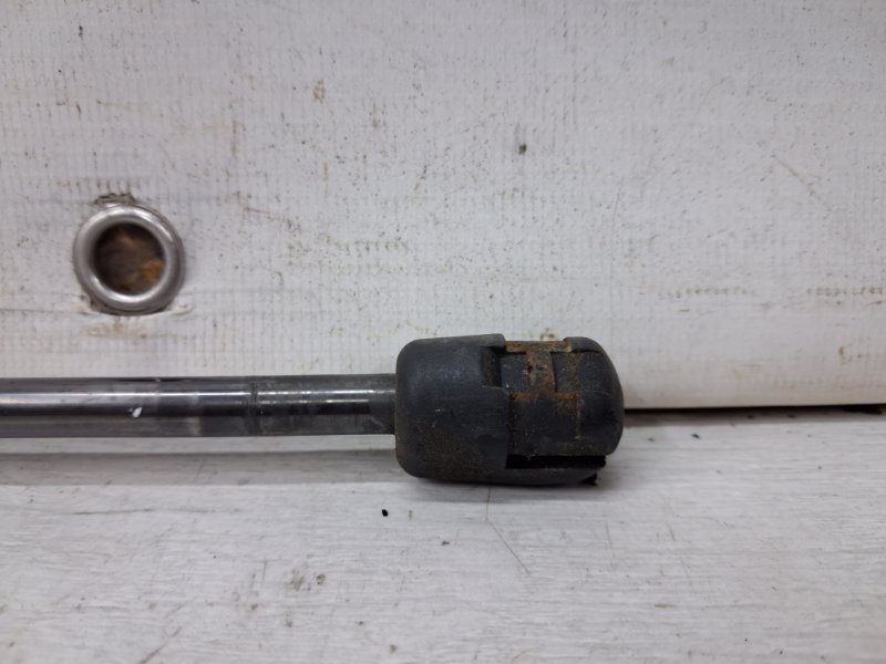 Амортизатор крышки багажника Duster 2010-2017 HS 1.5 Diesel K9K Амортизатор крышки багажника Duster 2010-2017 HS 1.5 Diesel K9K