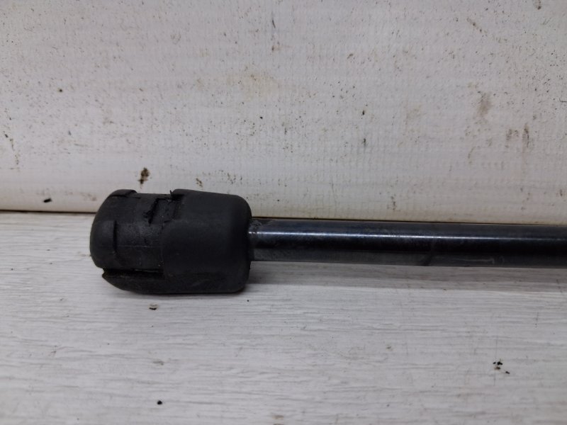 Амортизатор капота Dacia Duster HS 1.5 Diesel K9K Амортизатор капота Dacia Duster HS 1.5 Diesel K9K