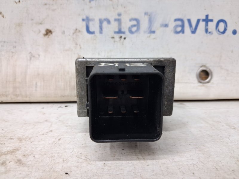 Реле накала свечей Dacia Duster HS 1.5 Diesel K9K Реле накала свечей Dacia Duster HS 1.5 Diesel K9K