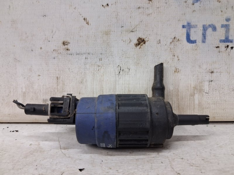 Запчасть насос омывателя фар Nissan Navara 2004-2015 D40 2.5 Diesel YD25DDTI 28920EB320 Б/У Насос омывателя фар Nissan Navara 2004-2015 D40 2.5 Diesel YD25DDTI 28920EB320 Б/У