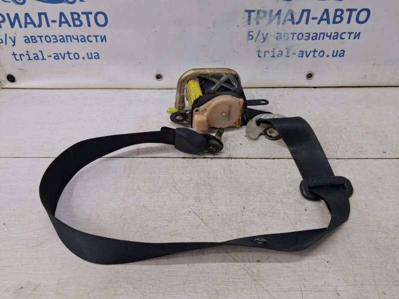 Ремень безопасности передний правый Toyota Avensis 2002-2010 T25 1.8 бензин 1ZZFE 7321005051C0 Б/У