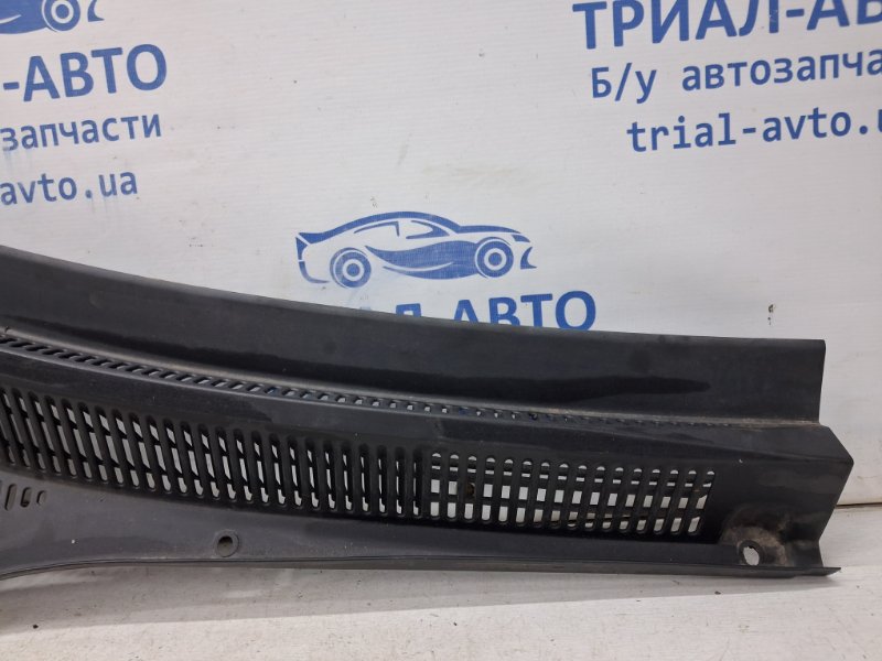 Дефлектор дворников правый Suzuki SX4 1 2.0 Бензин J20A