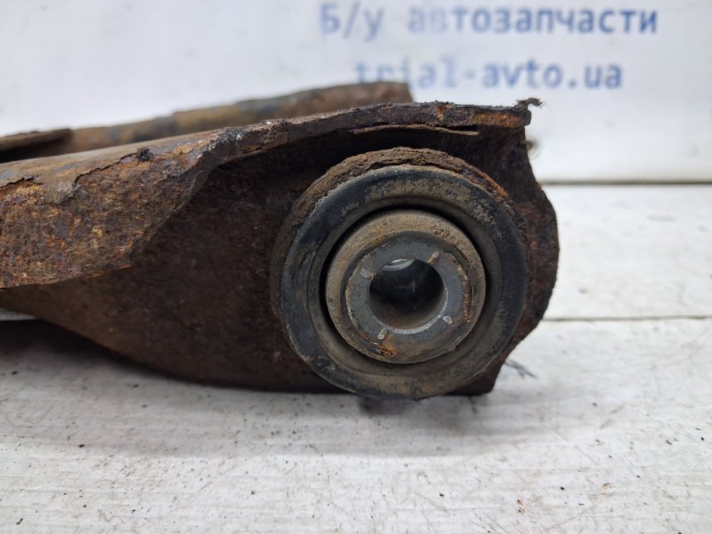 Рычаг правый Dacia Duster HS 1.5 Diesel K9K Рычаг правый Dacia Duster HS 1.5 Diesel K9K