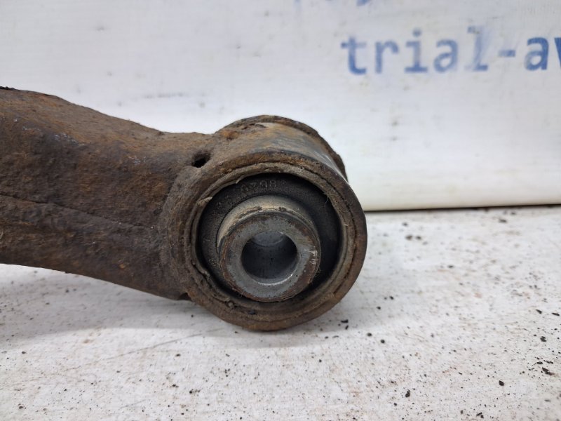 Рычаг передний верхний правый Mitsubishi Pajero Wagon 3 3.2 Дизель 4M41