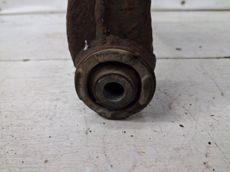 Рычаг левый Tucson 2004-2009 JM 2.0 diesel D4EA Рычаг левый Tucson 2004-2009 JM 2.0 diesel D4EA