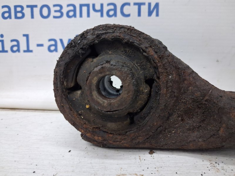 Рычаг правый Tucson 2004-2009 JM 2.0 diesel D4EA Рычаг правый Tucson 2004-2009 JM 2.0 diesel D4EA