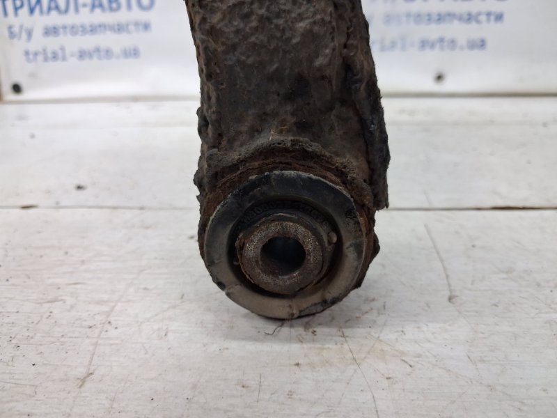 Рычаг правый Tucson 2004-2009 JM 2.0 diesel D4EA Рычаг правый Tucson 2004-2009 JM 2.0 diesel D4EA