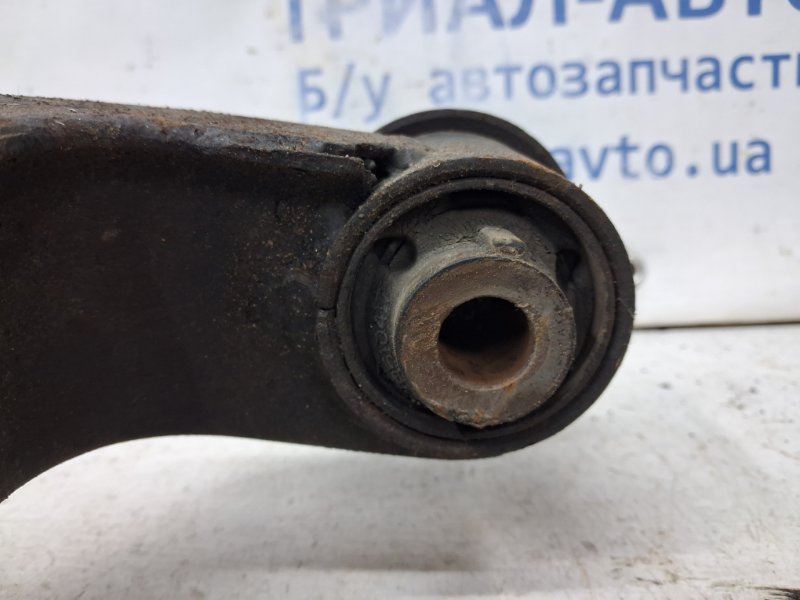 Рычаг передний нижний правый Mitsubishi Pajero Wagon 3 3.2 Дизель 4M41