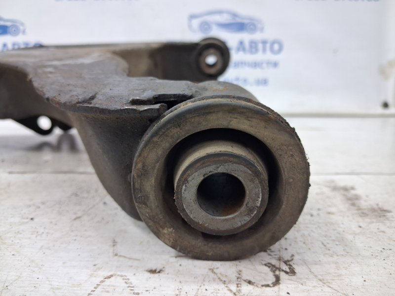 Рычаг передний нижний правый Pajero Wagon 1999-2006 3 3.2 Дизель 4M41