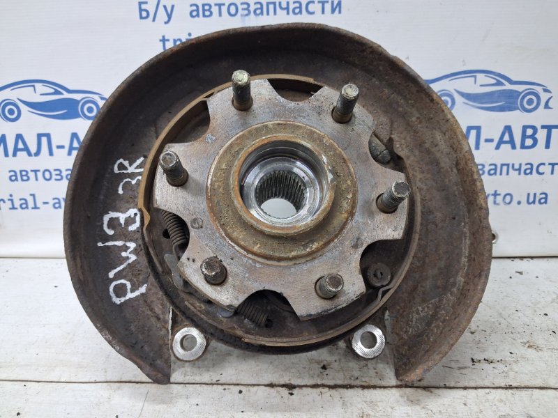 Цапфа задняя правая Pajero Wagon 1999-2006 3 3.2 Дизель 4M41 Цапфа задняя правая Pajero Wagon 1999-2006 3 3.2 Дизель 4M41