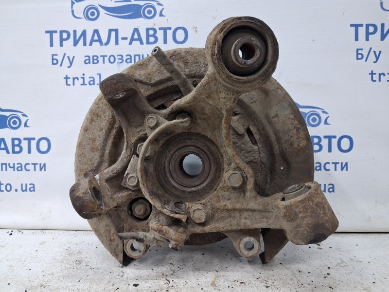 Цапфа задняя левая Mitsubishi Pajero Wagon 1999-2006 3 3.2 Дизель 4M41 MR418065 Б/У