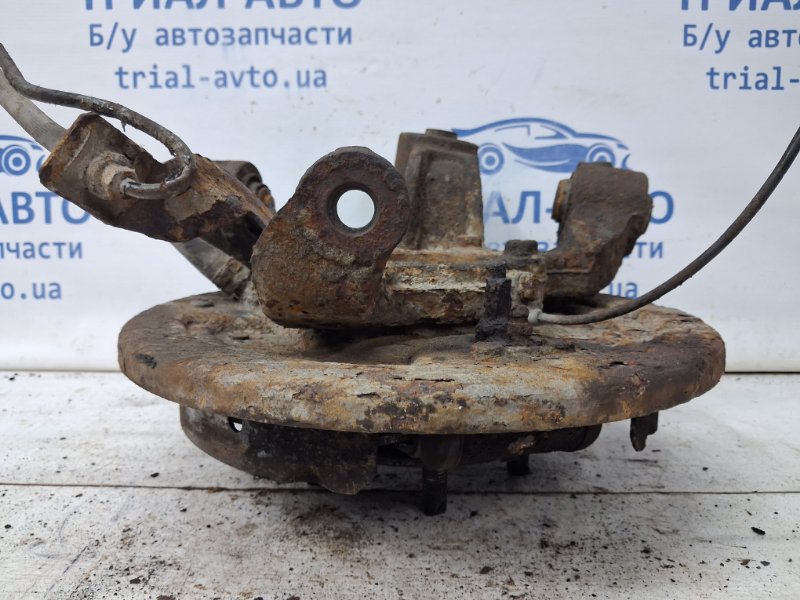 Цапфа задняя левая Suzuki Grand Vitara JT 2.0 Бензин J20A