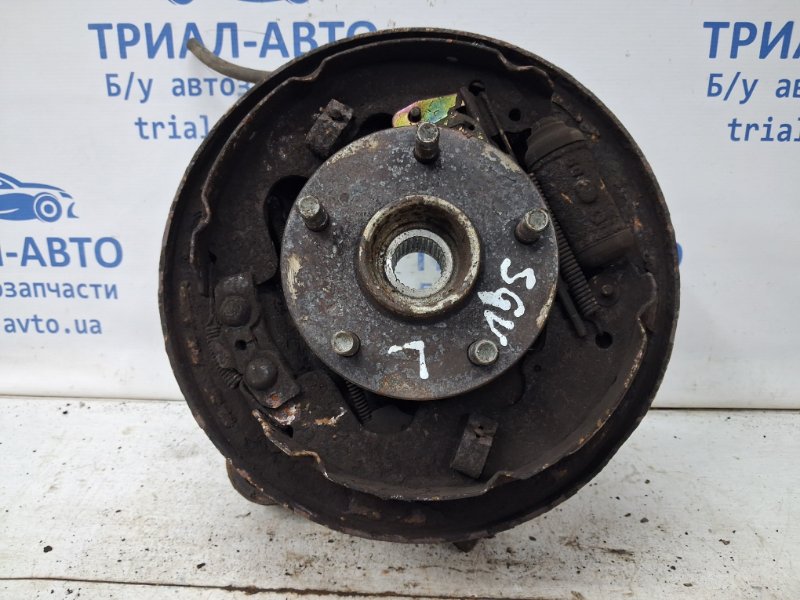 Цапфа задняя левая Grand Vitara 2005-2016 JT 2.0 Бензин J20A