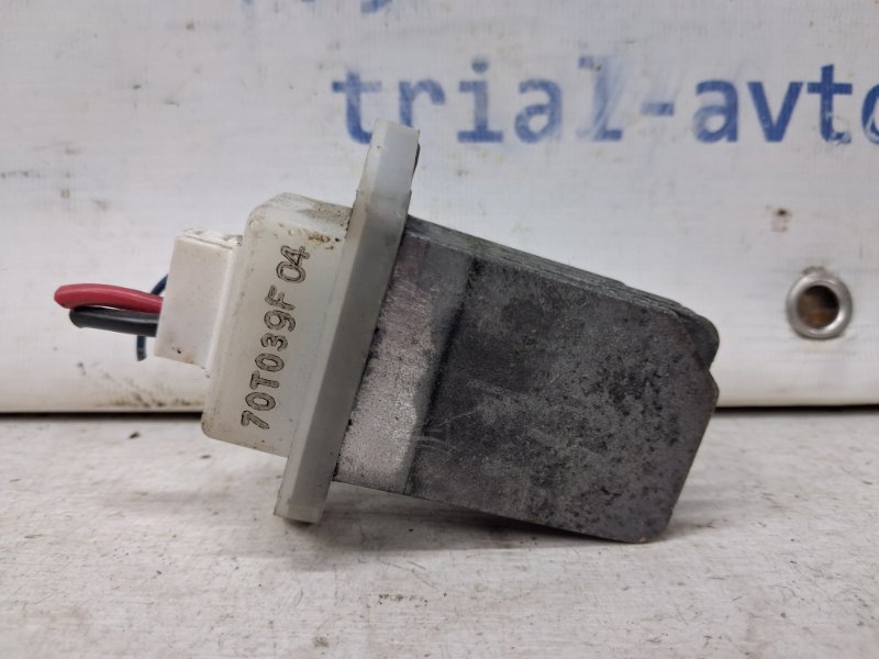 Запчасть резистор печки Nissan Qashqai 2006-2013 J10 2.0 Бензин MR20DE 27150EY00A Б/У Резистор печки Nissan Qashqai 2006-2013 J10 2.0 Бензин MR20DE 27150EY00A Б/У