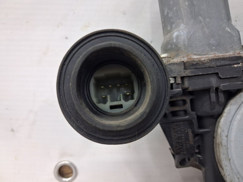 Стеклоподъемник передний правый Lexus RX 350 XU30 3.5 Бензин 2GRFE Стеклоподъемник передний правый Lexus RX 350 XU30 3.5 Бензин 2GRFE