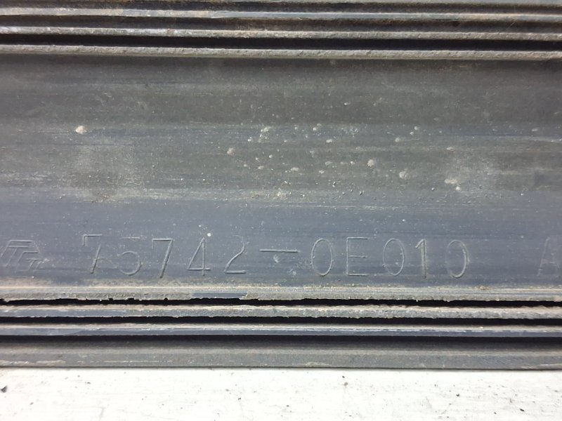 Накладка двери задняя левая RX 350 2003-2009 XU30 3.5 Бензин 2GRFE