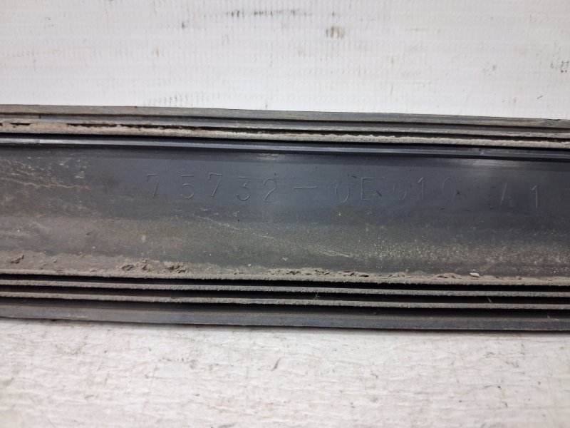 Накладка двери передняя левая RX 350 2003-2009 XU30 3.5 Бензин 2GRFE