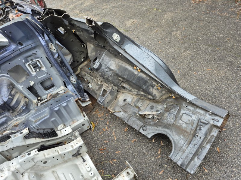 Четверть автомобиля задняя левая RX 350 2003-2009 XU30 3.5 Бензин 2GRFE