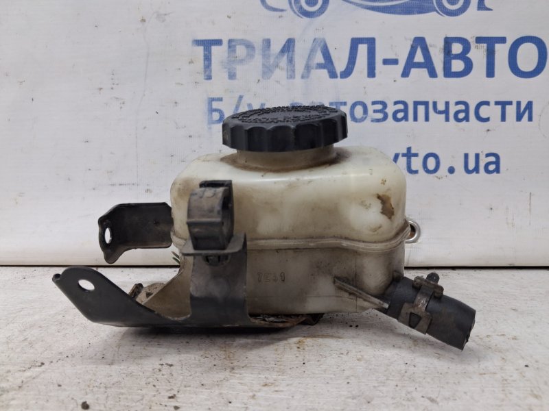 Бачок главного тормозного цилиндра Lexus RX 350 2003-2009 XU30 3.5 Бензин 2GRFE 472200E010 Б/У