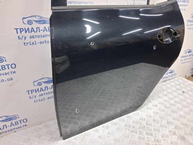 Дверь задняя левая Toyota Auris E150 1.6 бензин 1ZRFAE