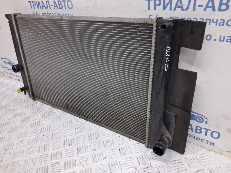 Радиатор основной Toyota Auris E150 1.6 бензин 1ZRFAE