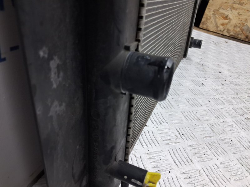 Радиатор основной Auris 2006-2012 E150 1.6 бензин 1ZRFAE