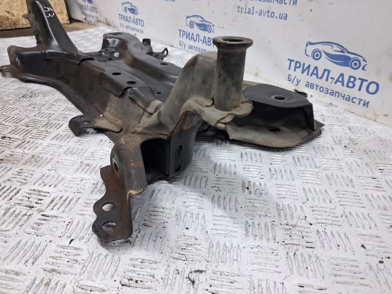 Балка передней подвески Toyota Auris E150 1.6 бензин 1ZRFAE