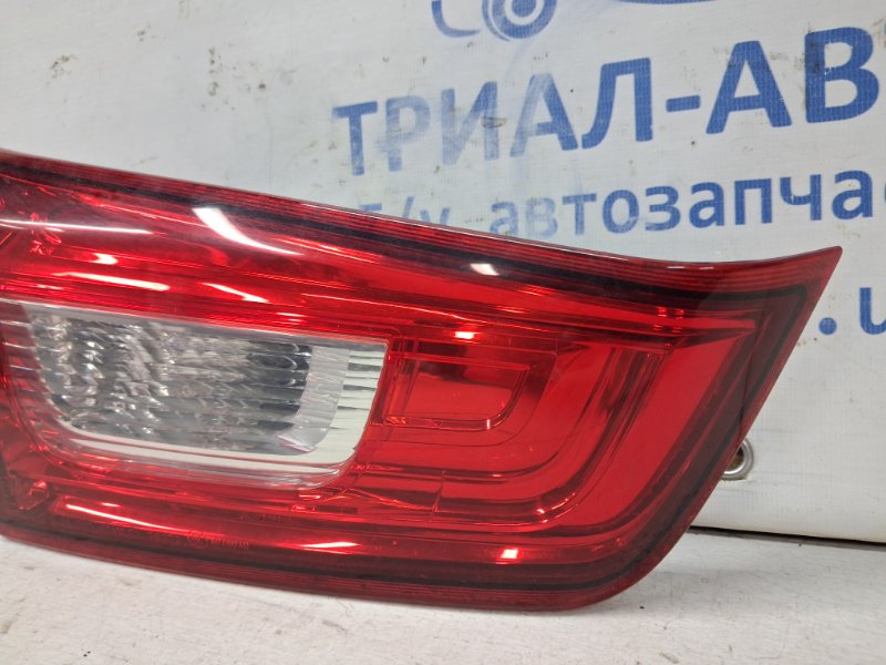 Фонарь задний внутренний левый Mitsubishi ASX GA 1.8 Diesel 4N13