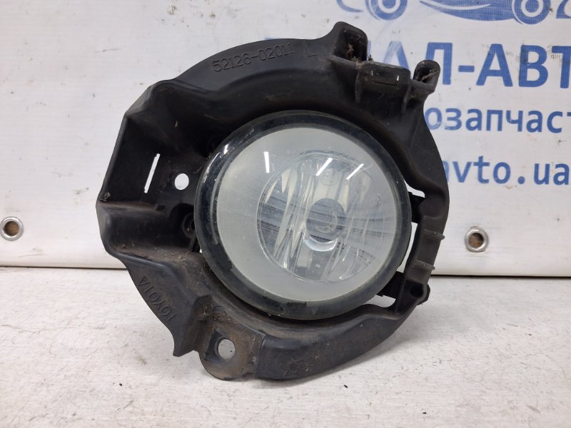 Фара противотуманная левая Toyota Auris 2006-2012 E150 1.6 бензин 1ZRFAE 812200D042 Б/У