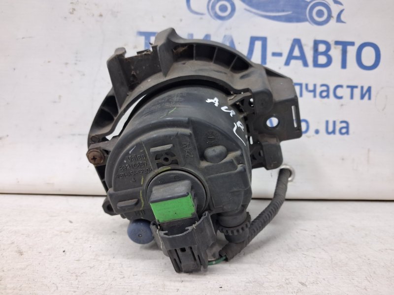 Фара противотуманная левая Toyota Auris E150 1.6 бензин 1ZRFAE