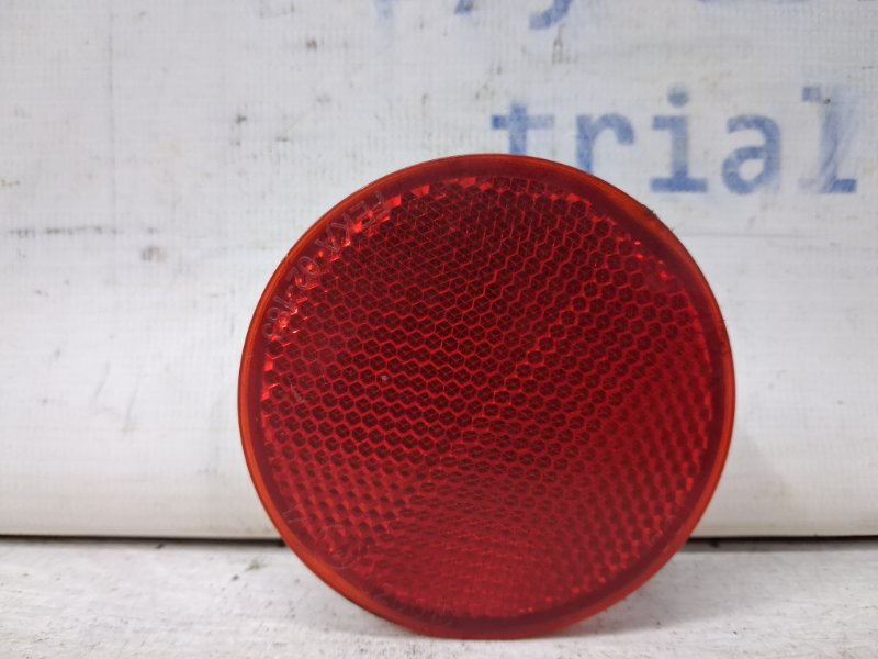 Запчасть катафот (отражатель) Toyota Auris 2006-2012 E150 1.6 бензин 1ZRFAE 8191002100 Б/У Катафот (отражатель) Toyota Auris 2006-2012 E150 1.6 бензин 1ZRFAE 8191002100 Б/У