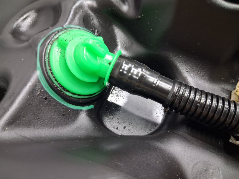 Бак топливный пластик Auris 2006-2012 E150 1.6 бензин 1ZRFAE