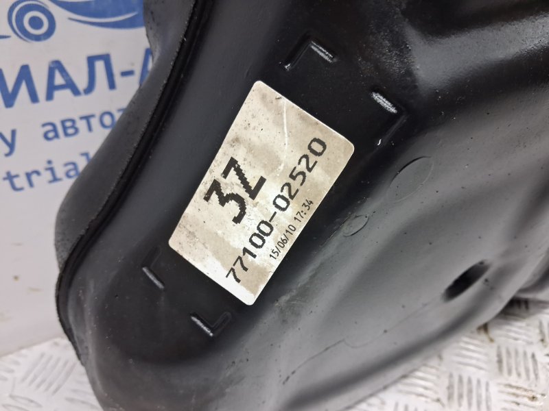 Бак топливный пластик Auris 2006-2012 E150 1.6 бензин 1ZRFAE