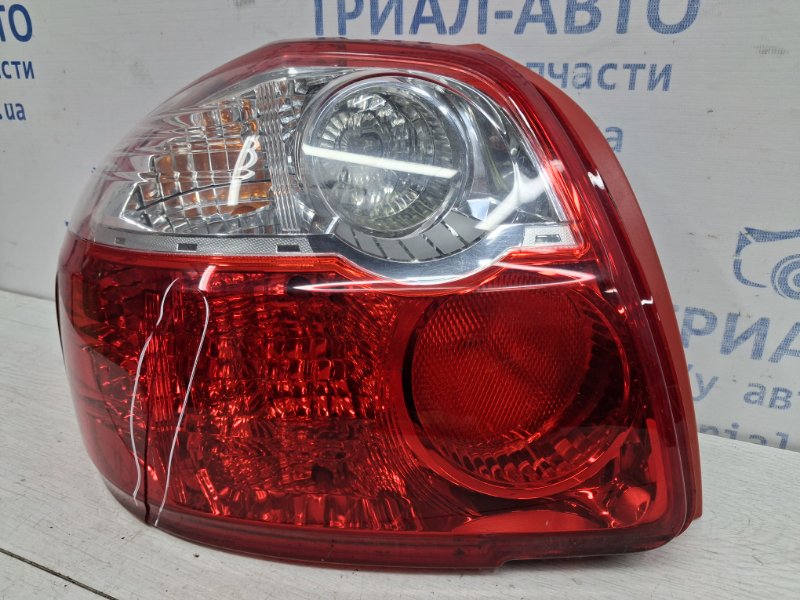 Фонарь задний внешний левый Toyota Auris E150 1.6 бензин 1ZRFAE