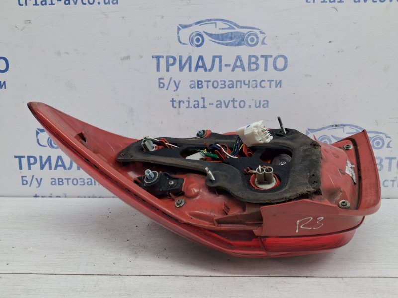 Фонарь задний внешний левый Auris 2006-2012 E150 1.6 бензин 1ZRFAE