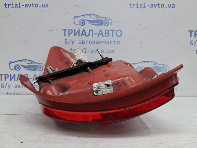 Фонарь задний внешний левый Auris 2006-2012 E150 1.6 бензин 1ZRFAE