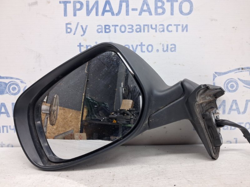 Зеркало левое Toyota Auris 2006-2012 E150 1.6 бензин 1ZRFAE 8790602320 Б/У