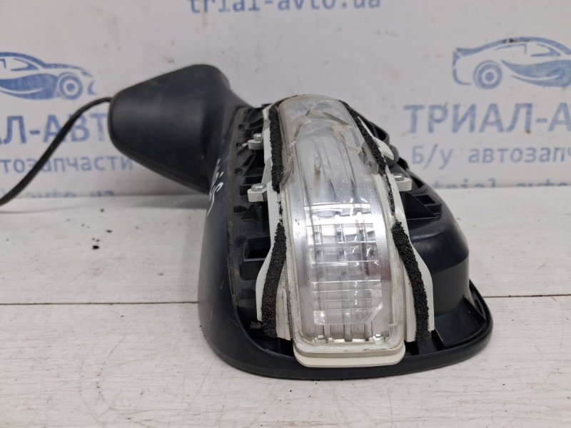 Зеркало левое Toyota Auris E150 1.6 бензин 1ZRFAE