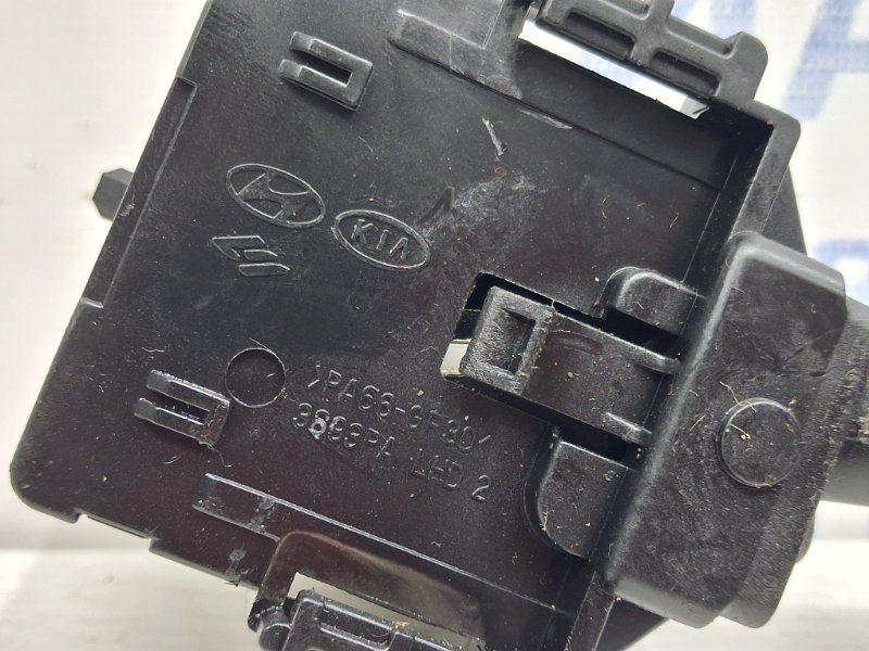 Переключатель подрулевой правый(дворники) I30 2007-2012 FD 1.6 diesel D4FB Переключатель подрулевой правый(дворники) I30 2007-2012 FD 1.6 diesel D4FB