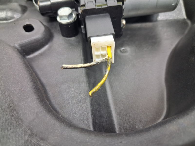 Стеклоподъемник задний левый Mazda 3 BM 2.2 diesel Стеклоподъемник задний левый Mazda 3 BM 2.2 diesel