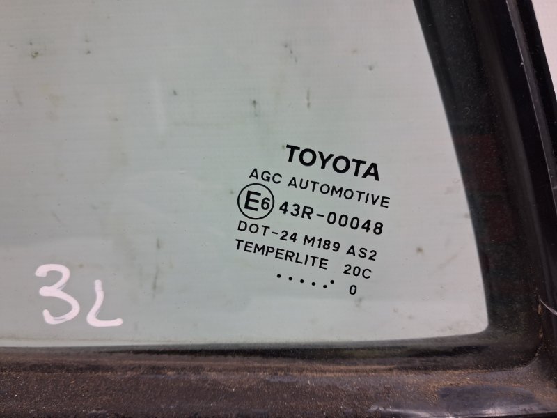 Стекло двери задней левой (форточка) Auris 2006-2012 E150 1.6 бензин 1ZRFAE Стекло двери задней левой (форточка) Auris 2006-2012 E150 1.6 бензин 1ZRFAE