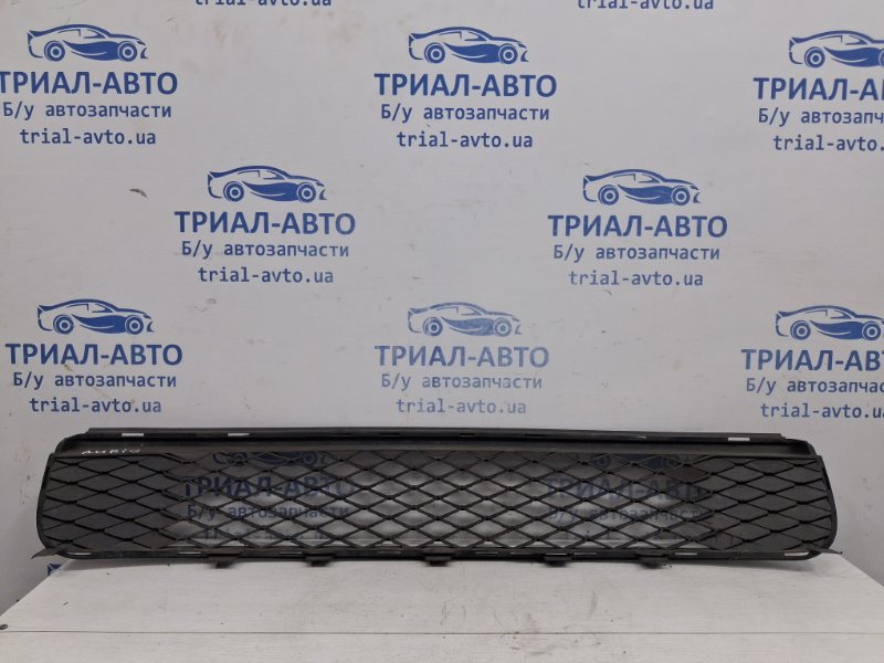 Решетка бампера центральная Auris 2006-2012 E150 1.6 бензин 1ZRFAE